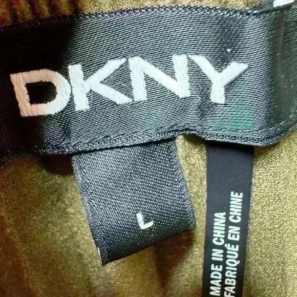 Excellent Cond, DKNY, Velvet-like pleated skirt w/ elastic waistband. Green - Picture 6 of 14